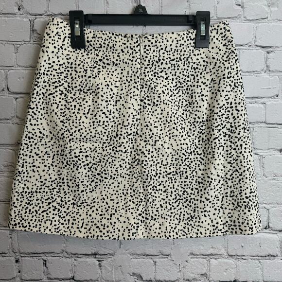 Urban Outfitters‎ Women’s Mini Skirt Black and White NWT - Picture 2 of 9